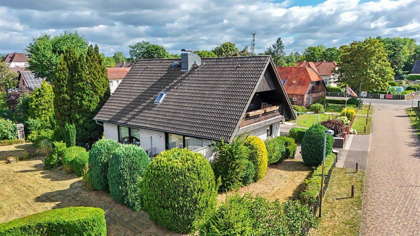 Viel Platz für Ihre Ideen – Einfamilienhaus auf parkähnlichem Grundstück, 29313 Hambühren