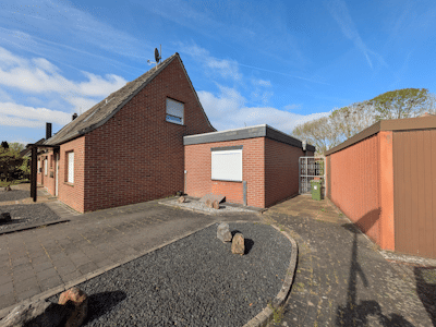 Eckreihenhaus mit Garten, Garage und Stellplatz in Kellen, 47533 Kleve