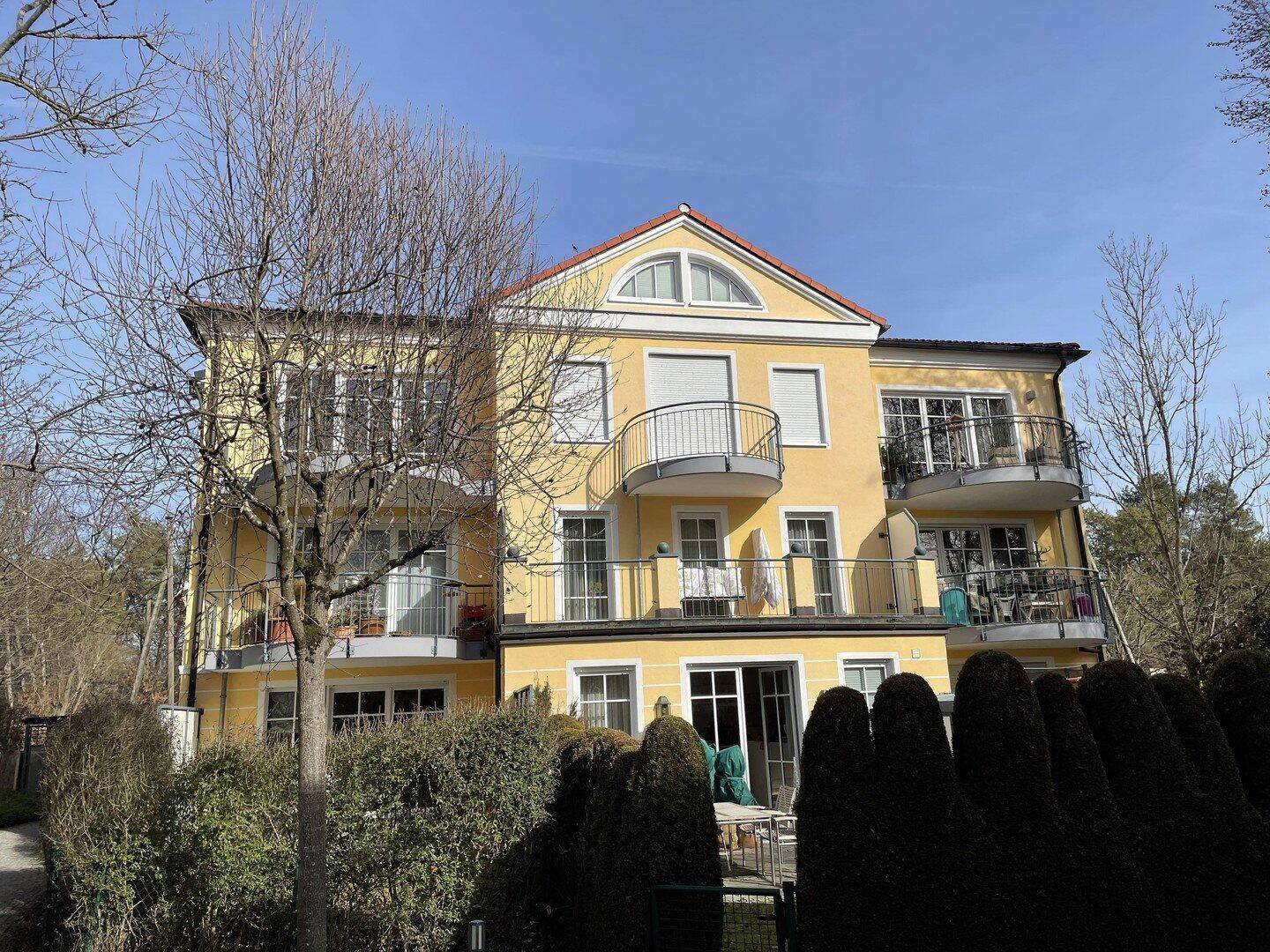 Exklusiv, top ausgestattet, mit Terrasse, bei Bedarf möbliert, 80997 München (Allach-Untermenzing Moosach Pasing-Obermenzing)