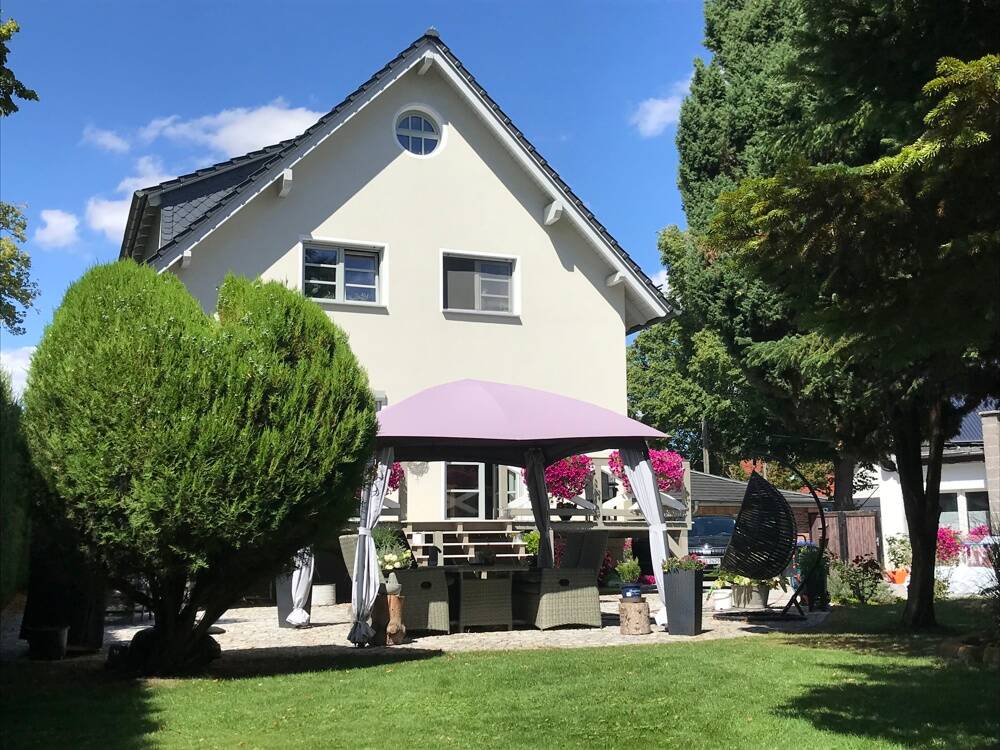 Außergewöhnliches Traumhaus mit großem Garten und funktionalem Nebengebäude als separates Gästehaus, 99098 Erfurt