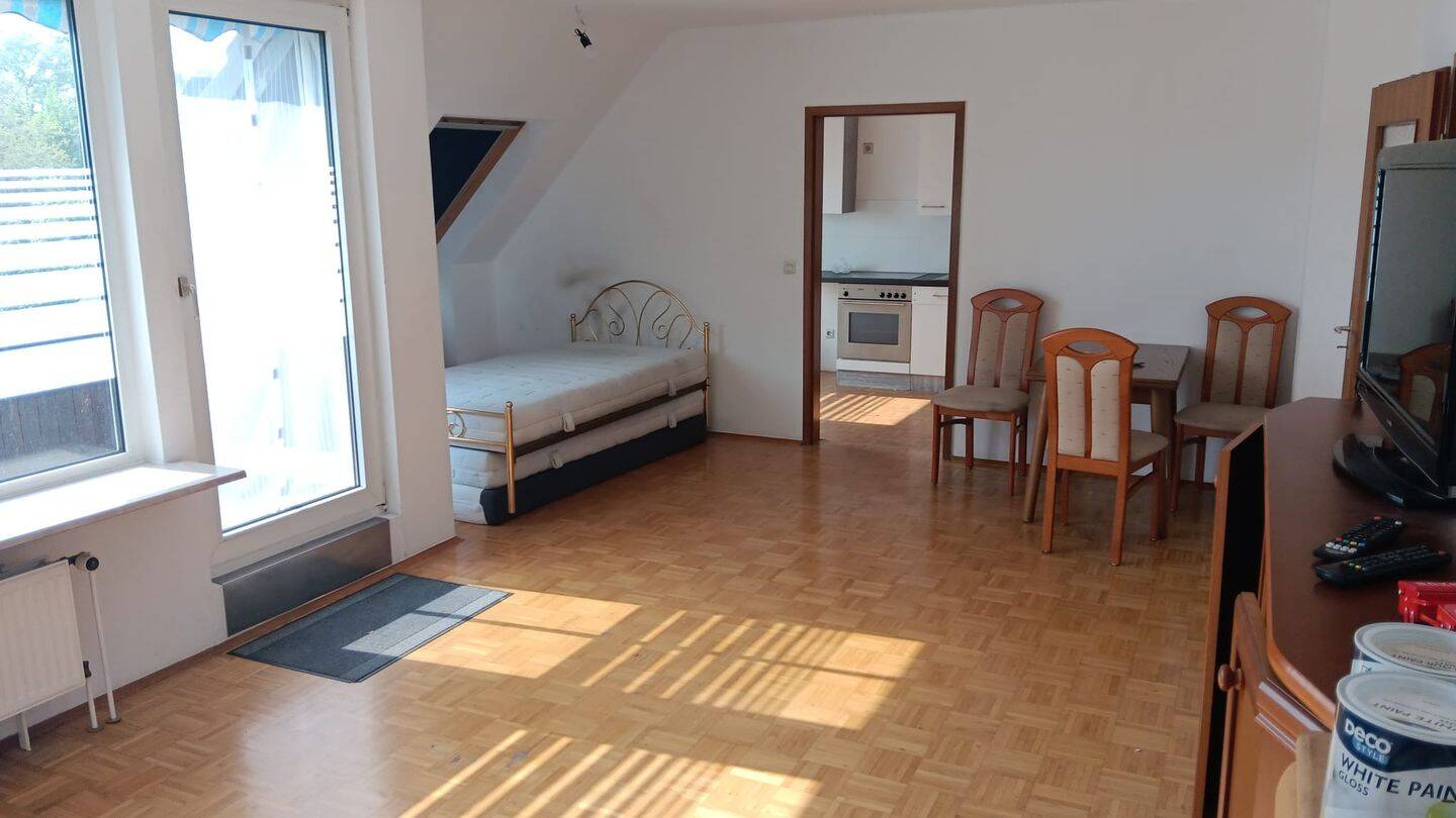 Schöne 2-Zimmer DG Wohnung in 47803 Krefeld Inrath, 47803 Krefeld