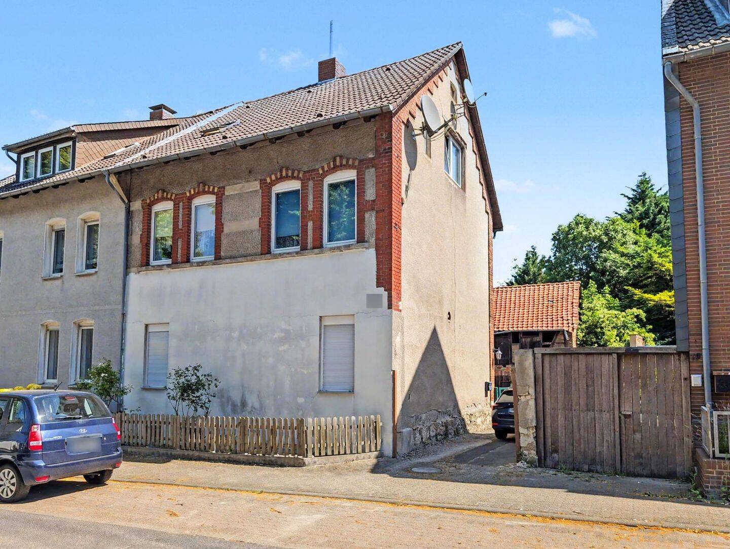 Großzügiges Ein- bis Zweifamilienhaus mit weitläufigem Garten in Königslutter am Elm, 38154 Königslutter am Elm