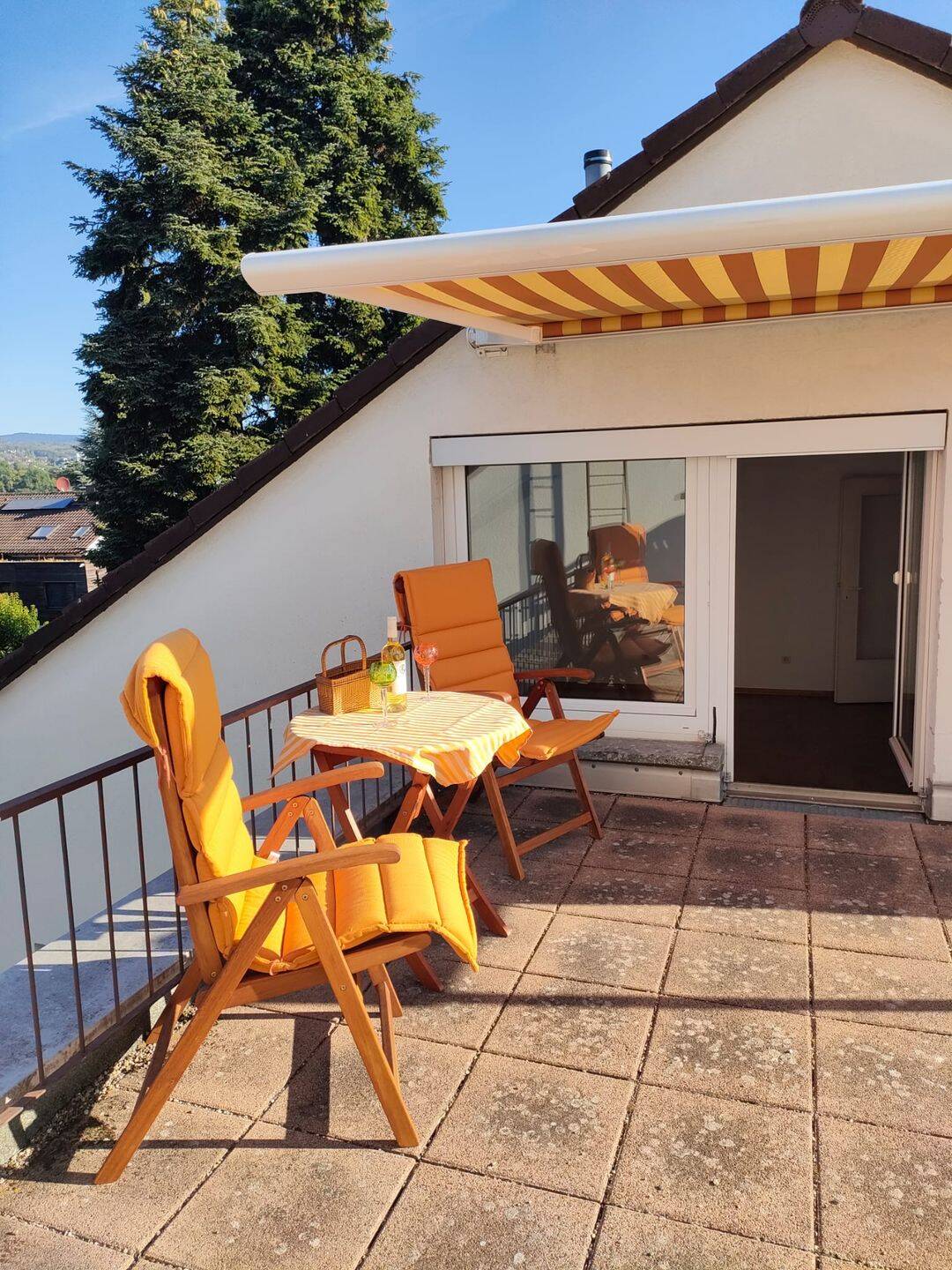 Charmante 2-Zimmer-Wohnung mit Großem Balkon in Bad Soden