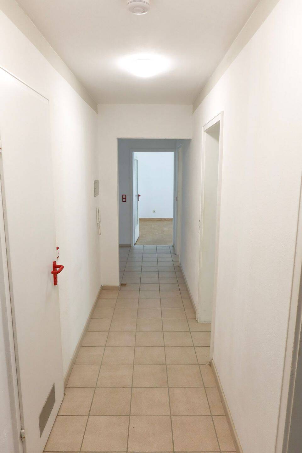 Großzügige 4,5-Zi-Whg im EG | 92 m² | 2 Balkone | Garage + Gemeinschaftsgarten – modernisiert, 70619 Stuttgart (Heumaden Lederberg Riedenberg Sillenbuch)