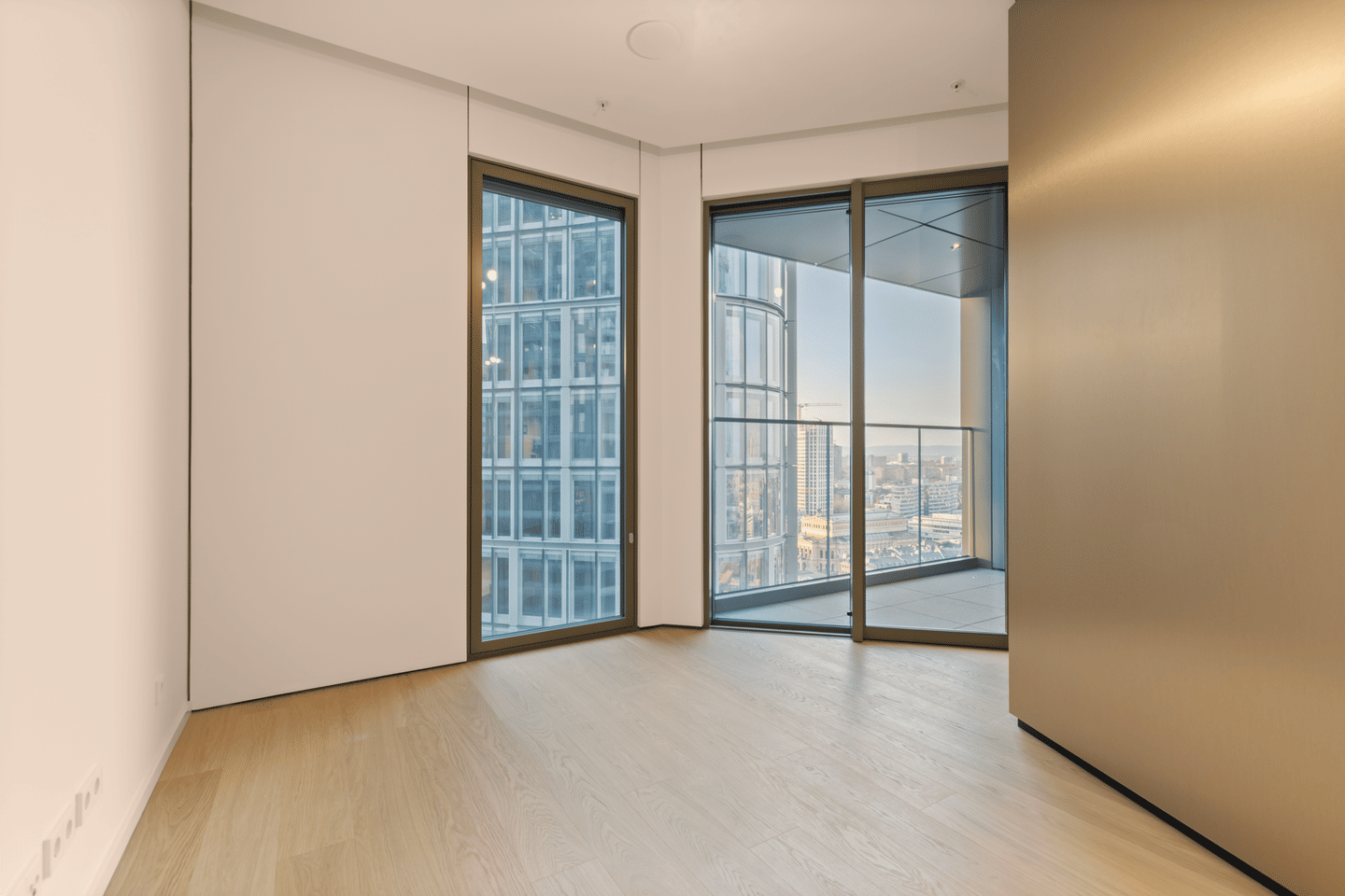 Modernes City-Loft im FOUR Frankfurt mit Blick auf die Alte Oper