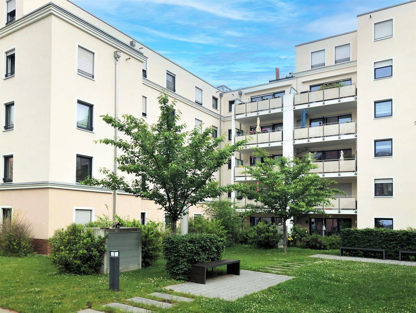 Moderne, ruhig gelegene 2-Zimmer-Wohnung mit Balkon in Nürnberg-Maxfeld nahe Stadtpark, 90409 Nürnberg (Großreuth h. d. Veste Gärten h. d. Veste Maxfeld Schoppershof)