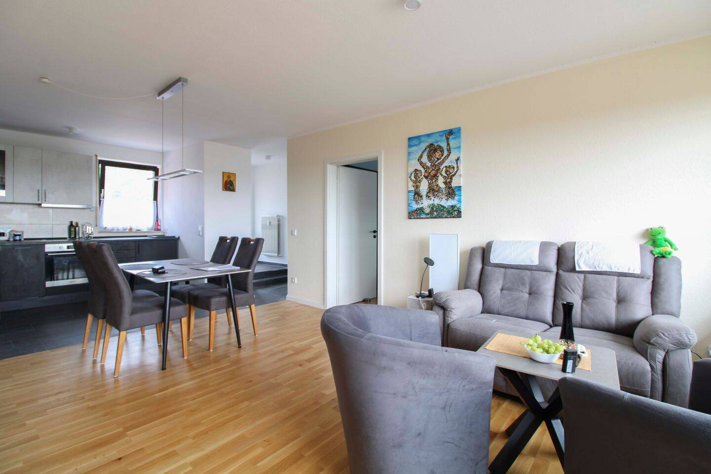 Modernisierte 2-Zimmer-Wohnung mit Einbauküche, Stellplatz und Keller, 55270 Ober-Olm