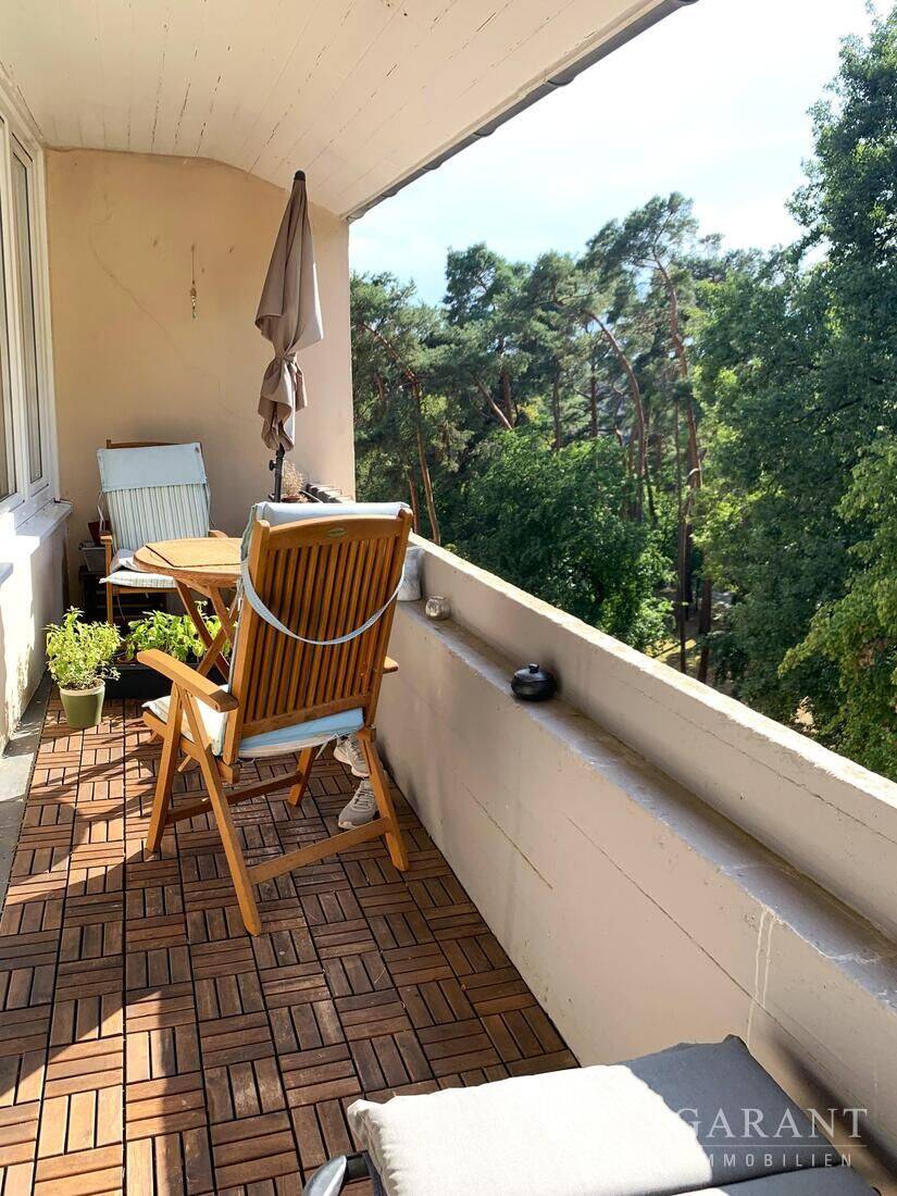 Schöne Dachwohnung mit großem Balkon, 76139 Karlsruhe (Hagsfeld Rintheim Waldstadt)