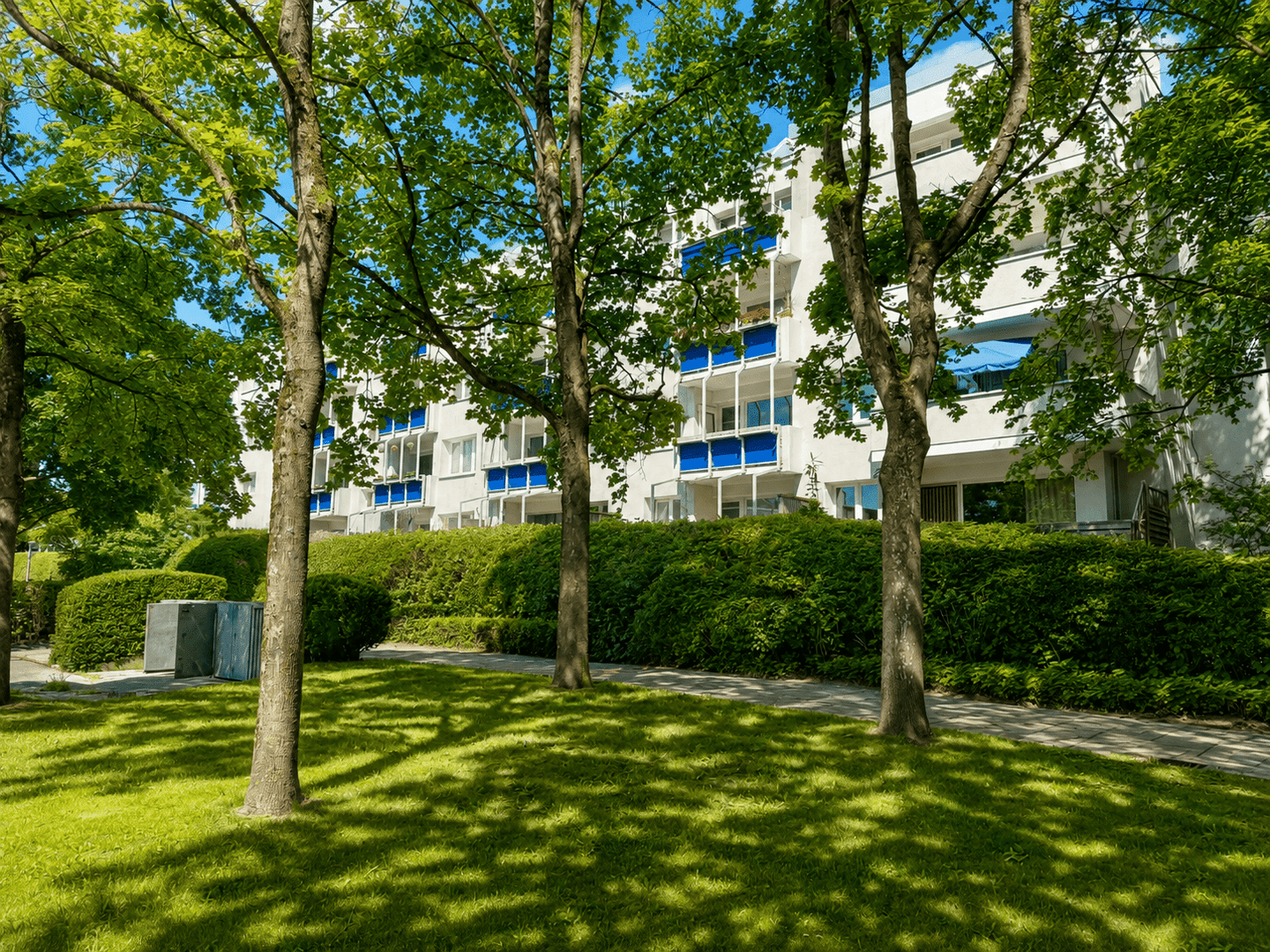 Erstbezug nach Modernisierung: 1-Zimmer-Wohnung mit Balkon, Keller und Stellplatz ab Oktober, 22399 Hamburg (Wandsbek Hummelsbüttel Lemsahl-Mellingstedt Poppenbüttel)