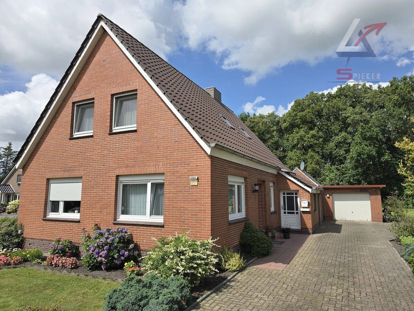 modernisiertes Landhaus mit großzügigen Grundstück, 26670 Uplengen