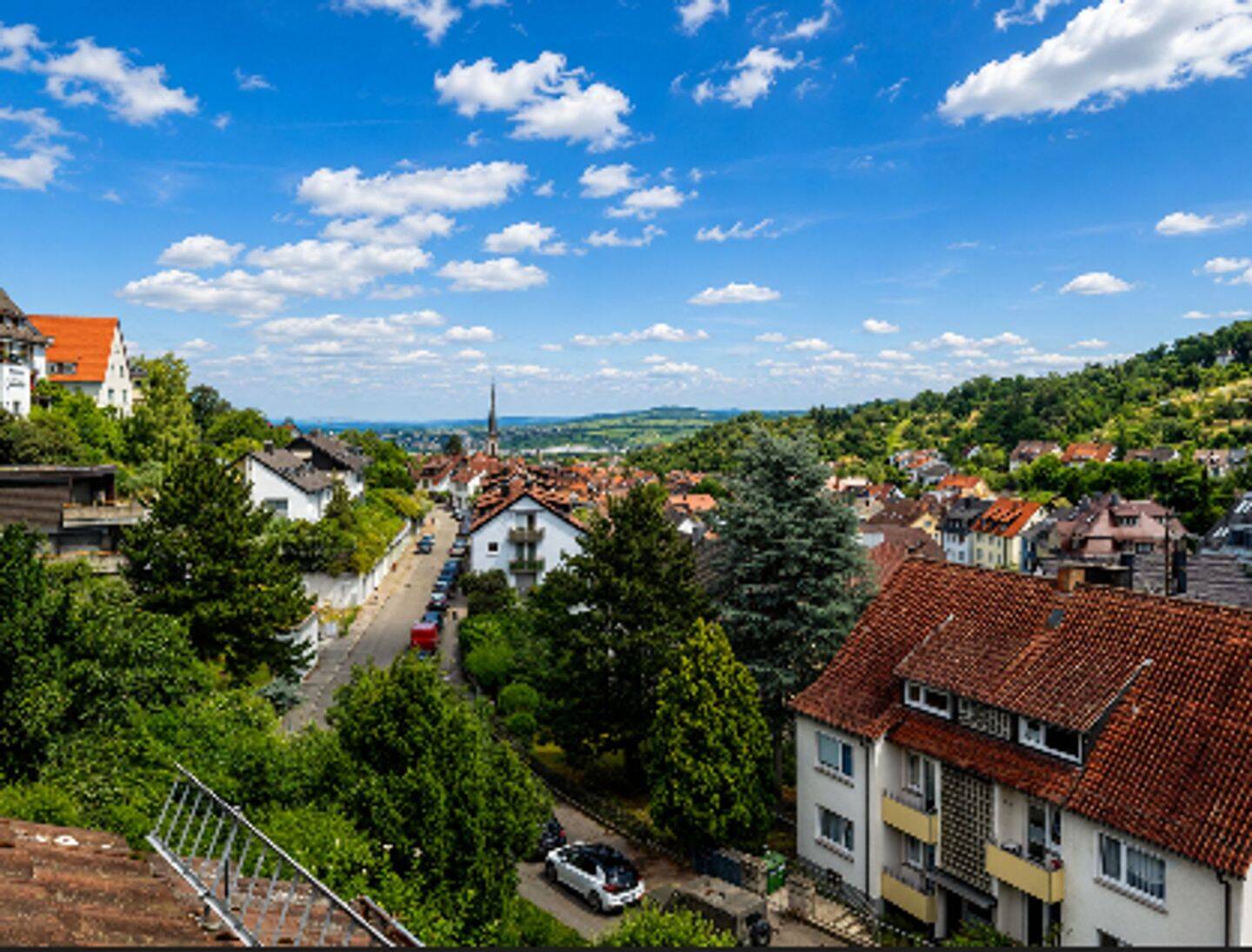 Vollmöbliertes Studioapartment mit Balkon und Aussicht über Stuttgart, 70186 Stuttgart (Ost)