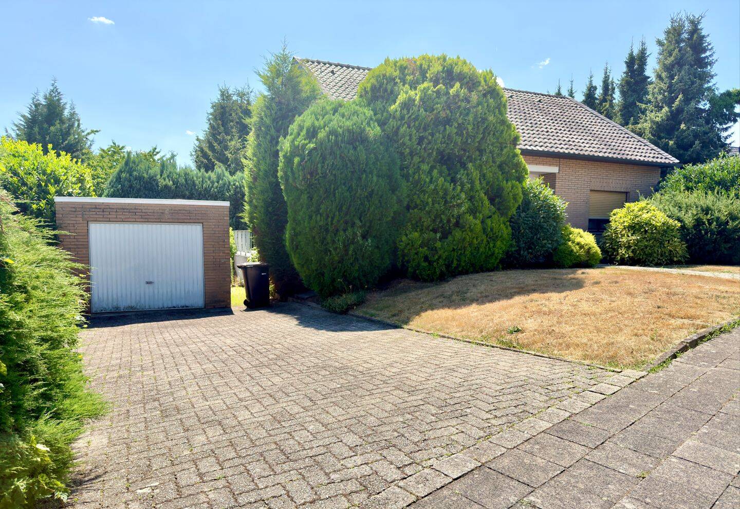 Freistehendes Einfamilienhaus auf 781 m² Grundstück in ruhiger Lage von Brüggen, 41379 Brüggen
