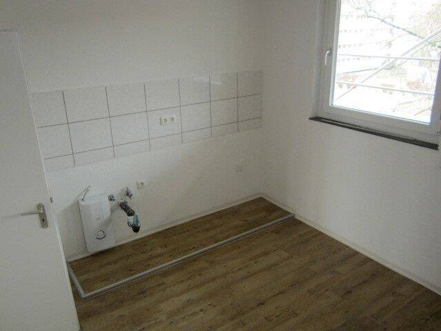 Nette Nachbarn gesucht: Tolle 2 Zimmerwohnung im Stadtteil Bauernfeind mit Balkon!, 90471 Nürnberg (Dutzendteich Langwasser Neuselsbrunn Stadion Zollhaus)