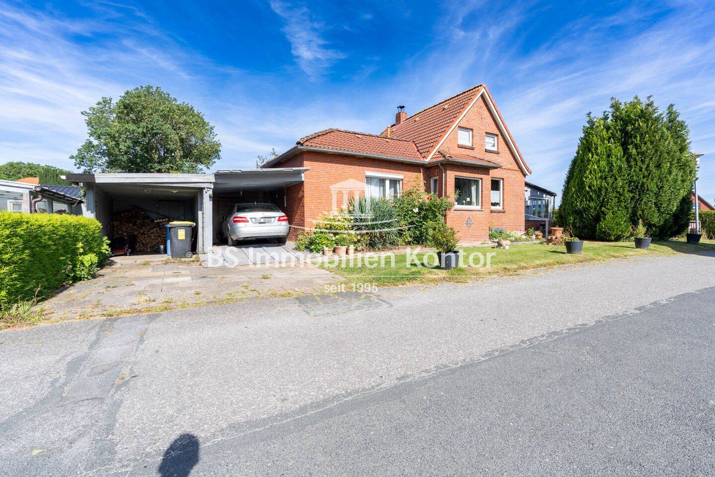 Renovierungsbedürftiges Einfamilienhaus mit Sommergarten und D-Carport in Canum!, 26736 Krummhörn