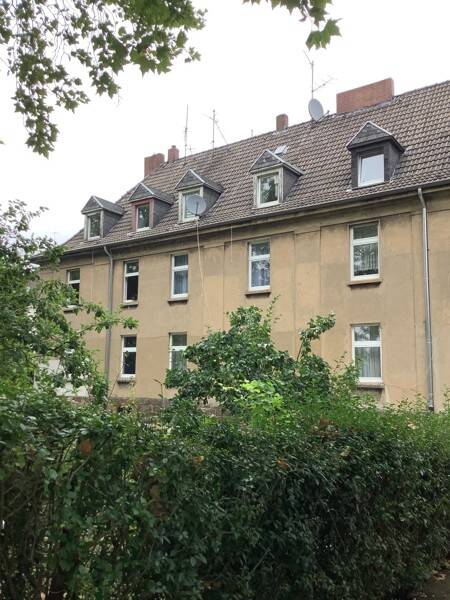 Hallo, Altbaufan: 2 renovierte, geräumige Zimmer mit großer Küche und Balkon, ab sofort, 45476 Mülheim an der Ruhr (Mitte Styrum)