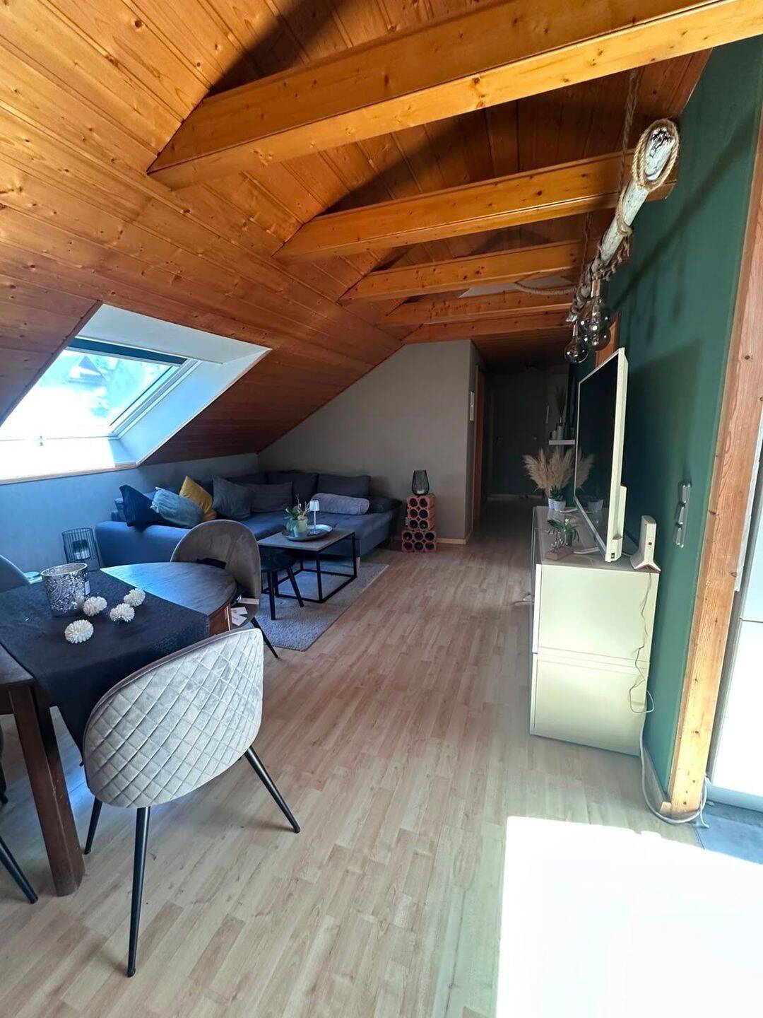 Dachgeschosswohnung in Fuldabrück/ Bergshausen mit Blick auf die Fulda, 34277 Fuldabrück