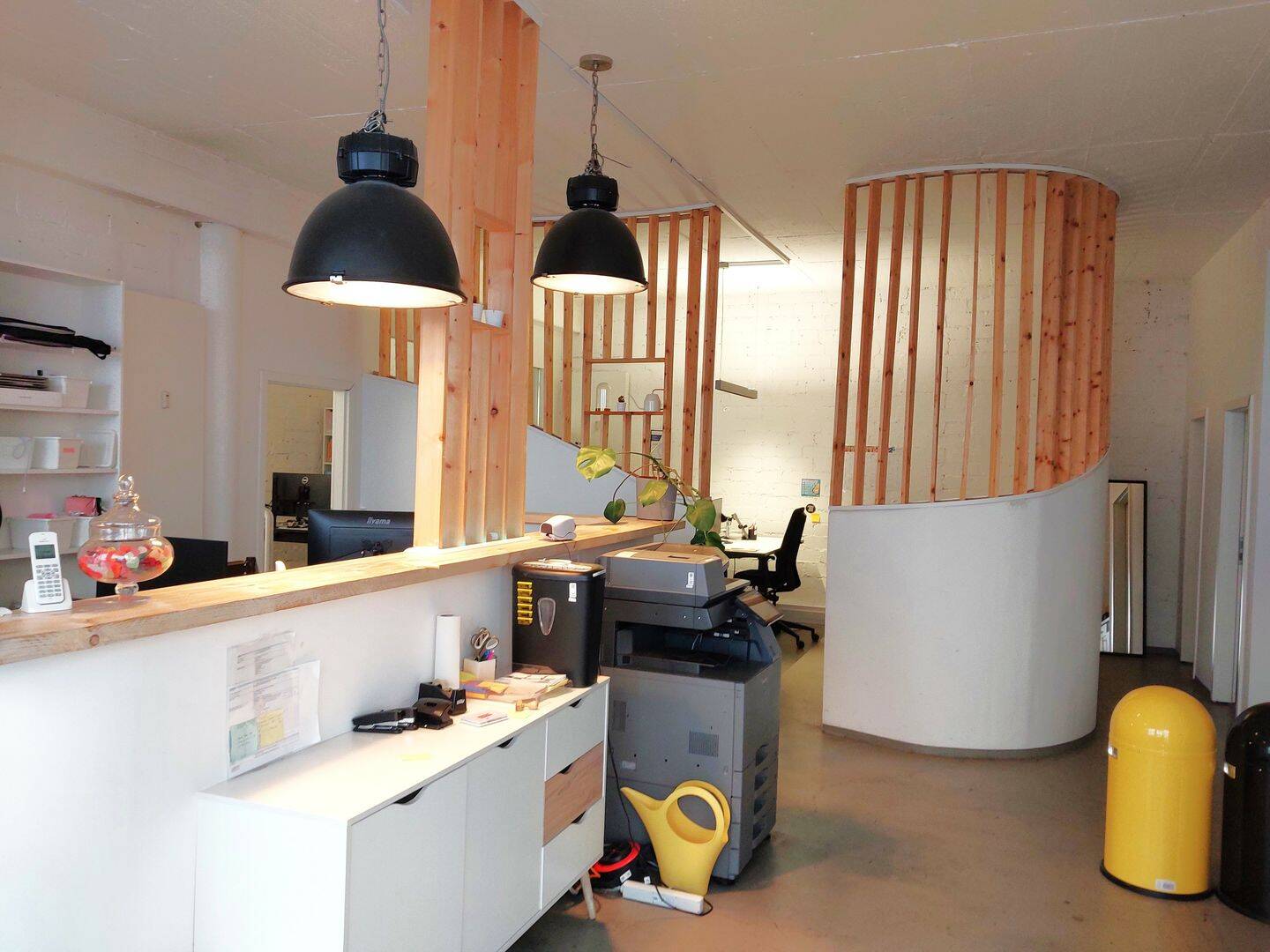 Vielseitige Immobilie: Praxis, Büro und Wohnraum mit 10 Stellplätzen in bester Lage!, 50676 Köln (Innenstadt-Süd Altstadt-Süd)