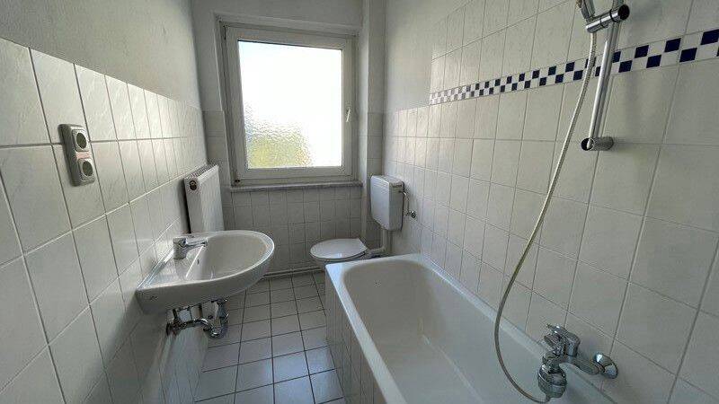Renovierte 2 Zimmerwohnung, 60486 Frankfurt am Main (Bockenheim Gallus Rödelheim Westend-Süd)
