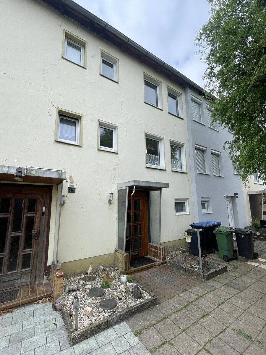 Charmantes Reihenhaus in beliebter Lage, 31228 Peine