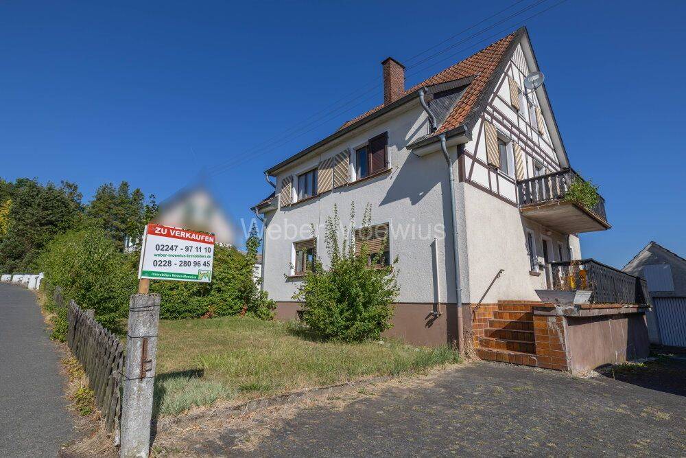Begehrte Zentrumslage: freistehendes EFH mit Sanierungsbedarf / 2 Garagen, Garten, 53804 Much