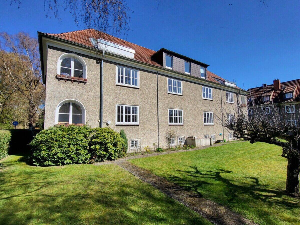 Nähe Stadtpark: Gepflegte 3,5-Zi. Wohnung mit sonniger Loggia in zentraler Lage in Lübeck-St.Gertrud, 23568 Lübeck (Schlutup Sankt Gertrud)