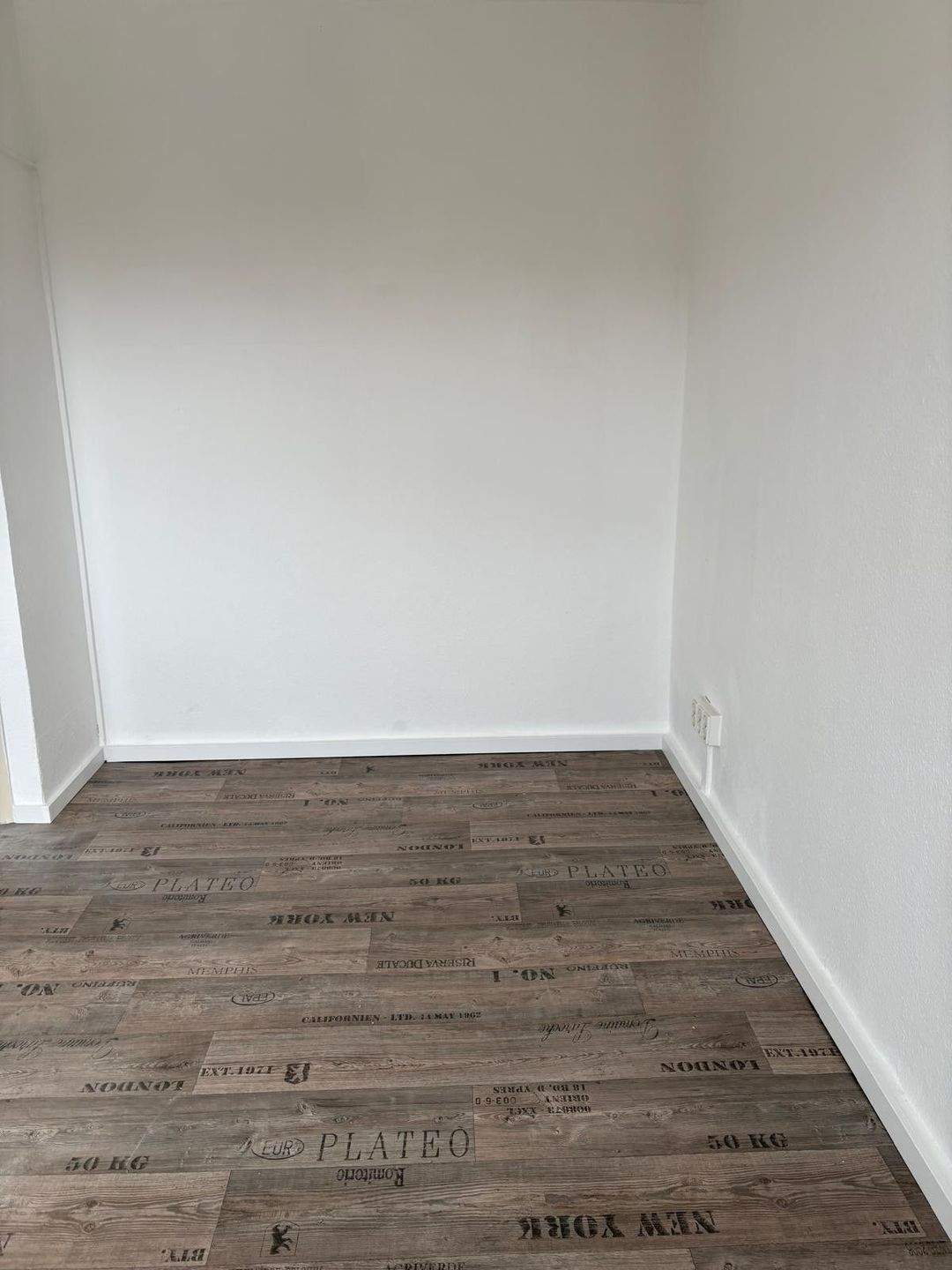 Jetzt eine helle frisch renovierte und sofort verfügbaren, 3 Zimmerwohnung mit Balkon mieten!!, 99869 Drei Gleichen (Günthersleben)
