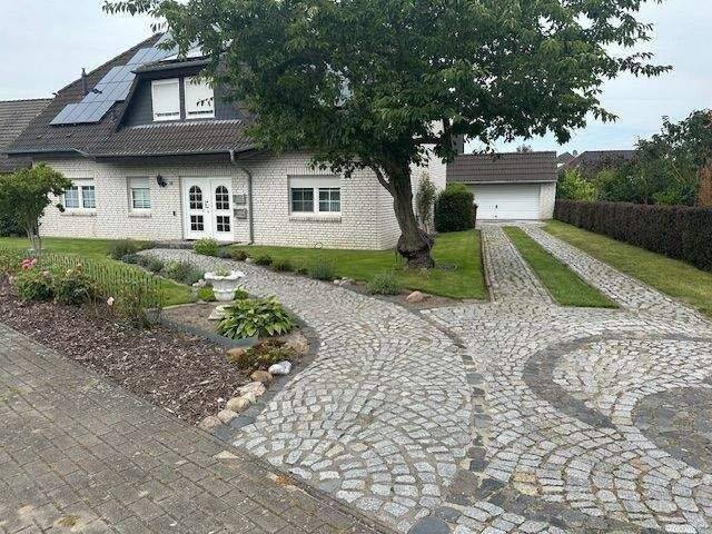 sehr gepflegtes 2-Familienhaus in ruhiger Lage in Uenglingen, 39576 Stendal