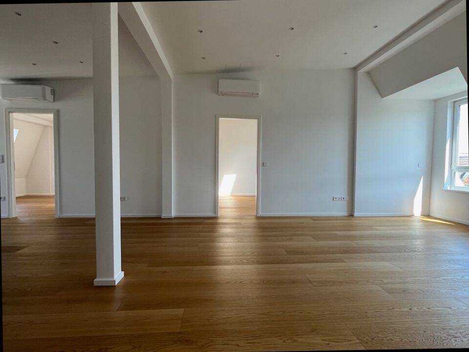 Traumhafte Dachgeschoß-Wohnung in bester Lage, 10247 Berlin (Friedrichshain-Kreuzberg Friedrichshain Prenzlauer Berg)