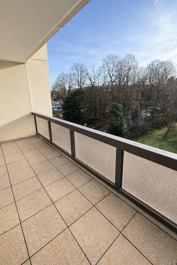 4-Zimmer-Wohnung (106m²) und Balkon über den Dächern von Langerfeld, 42389 Wuppertal (Langerfeld)