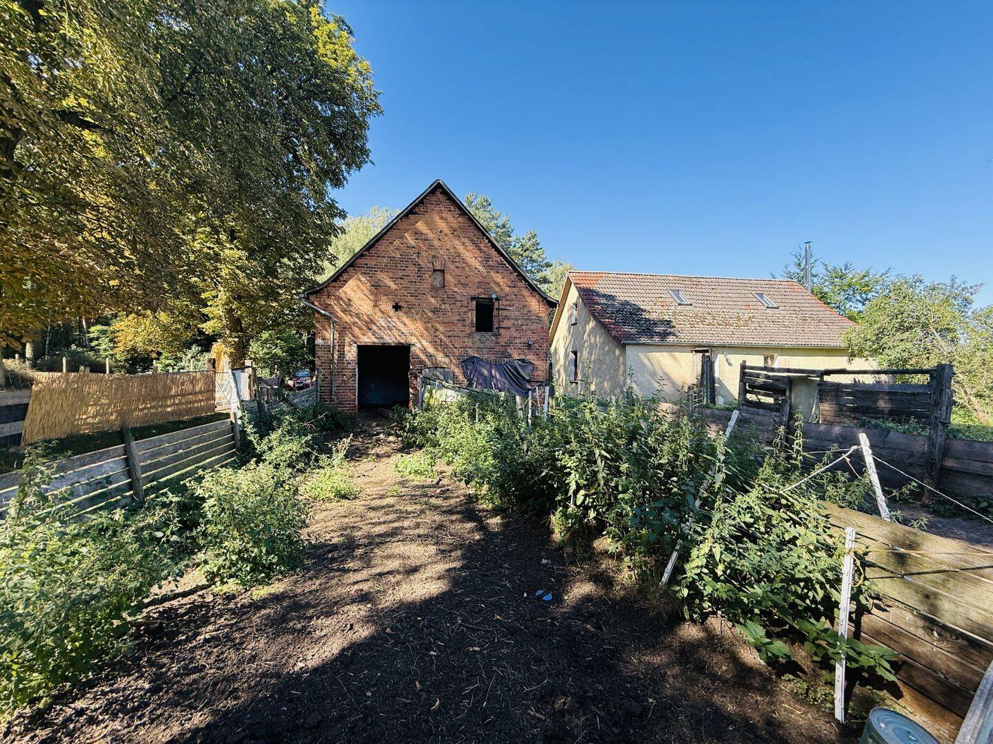 Bezugsfertiges Landhaus mit Backsteinscheune und 7.600 m² Eigenland – weitere Flächen verfügbar, 14827 Wiesenburg/Mark