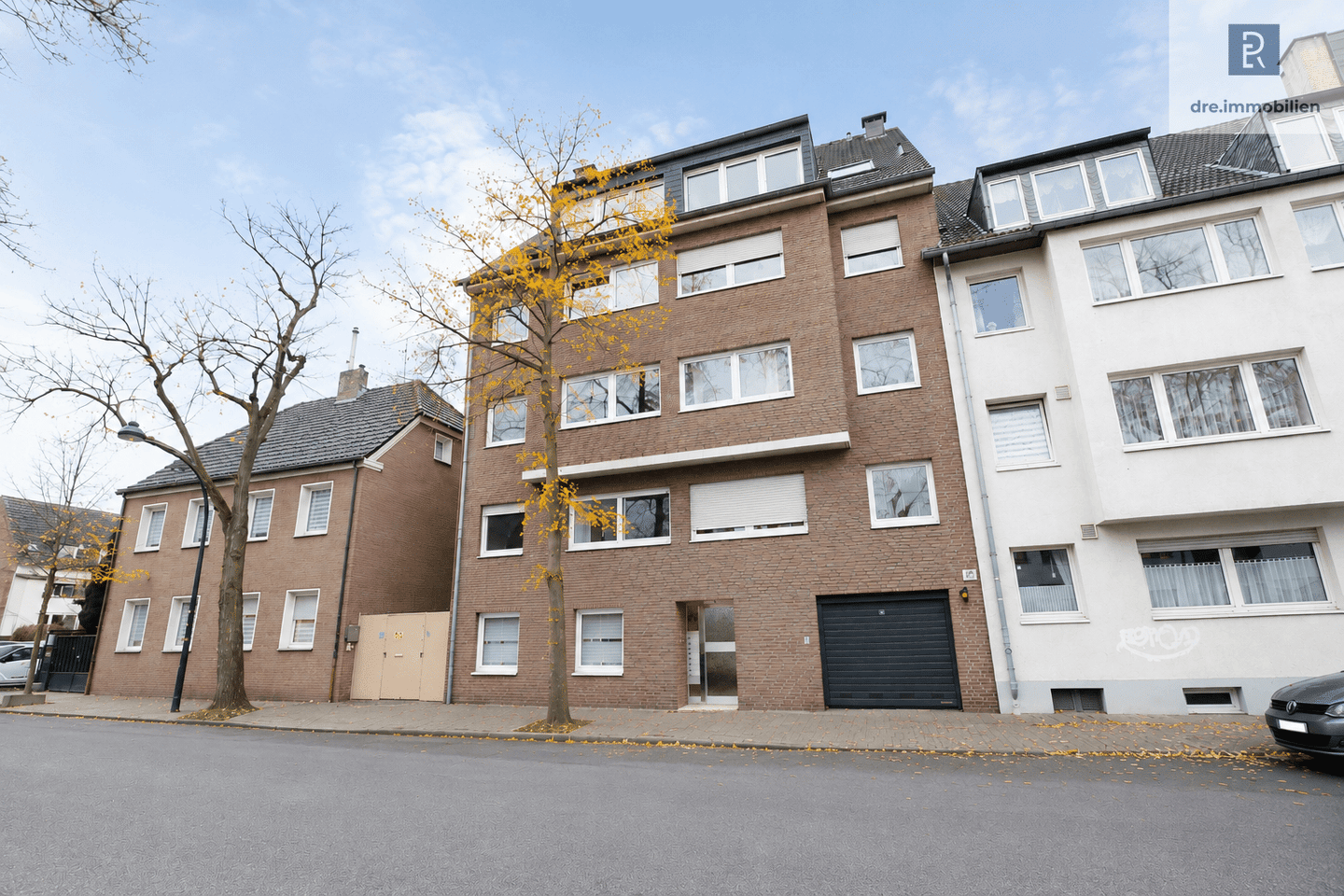 Maisonette-Wohnen mit Kamin, Balkon und Tiefgaragenstellplatz in Düsseldorf-Holthausen, 40589 Düsseldorf