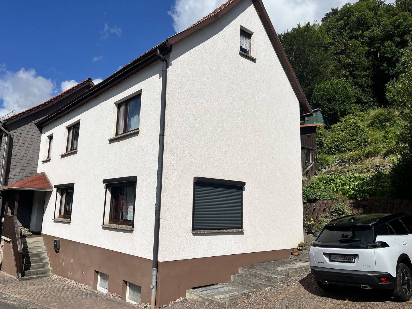 Doppelhaushälfte mit großem Grundstück und Entwicklungspotenzial in Ruhla, 99842 Ruhla