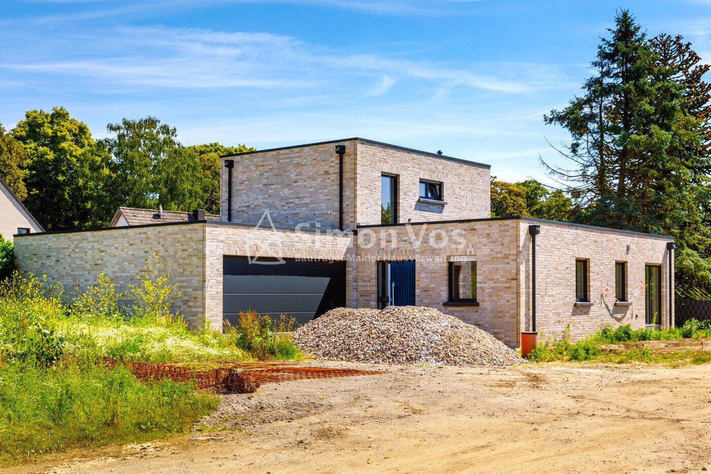 Goch-Nierswalde: moderner Neubau wartet auf Vollendung, 47574 Goch