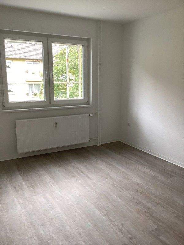 Sommeraktion: Bei Anmietung für Juli 26 , 1 Kaltmiete sparen! So schön: 2 renovierte Zimmer mit Balkon, 42579 Heiligenhaus