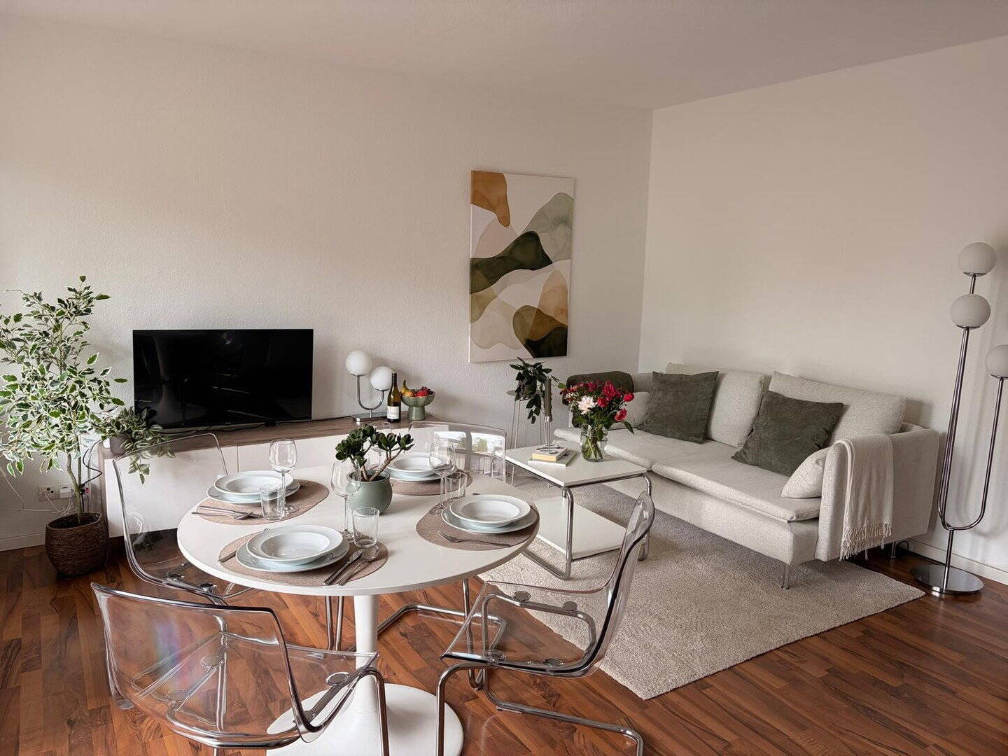 All Inclusive: voll möblierte 2-Zimmer Wohnung mit Balkon in der Innenstadt, 67657 Kaiserslautern (Innenstadt)