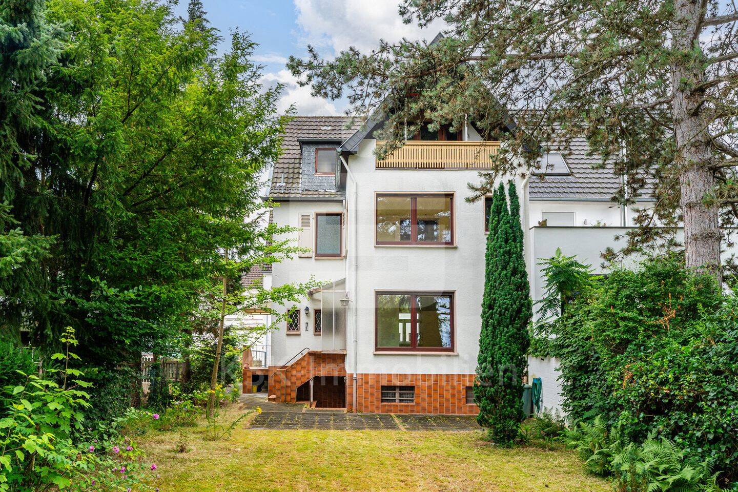 Viel Platz für Ihre Ideen – Großzügige Immobilie mit Entwicklungspotenzial!, 53604 Bad Honnef