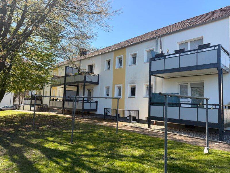 Reinkommen und Woh(n)fühlen: interessante 3-Zimmer-Wohnung mit Sonnenbalkon, 44339 Dortmund