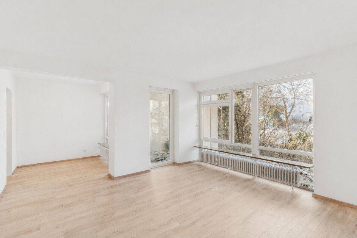 Erstbezug nach Renovierung: 1,5-Zimmer-Wohnung mit Loggia und Garten in München-Hadern, 81375 München (Hadern)