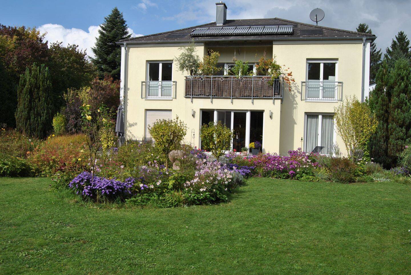Freundliche 3-Zimmer-Wohnung mit gehobener Innenausstattung mit Balkon in Fürth Oberfürberg, 90768 Fürth