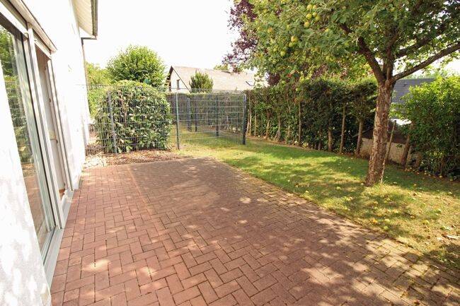 Traumhafte Feldrandlage mit Terrasse, 35606 Solms