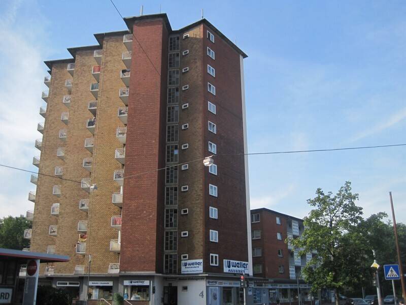 1 Grundmiete geschenkt, bei Anmietung noch für August 26! Zentral gelegen: renovierte 2 Zimmer, mit Balkon, 46045 Oberhausen