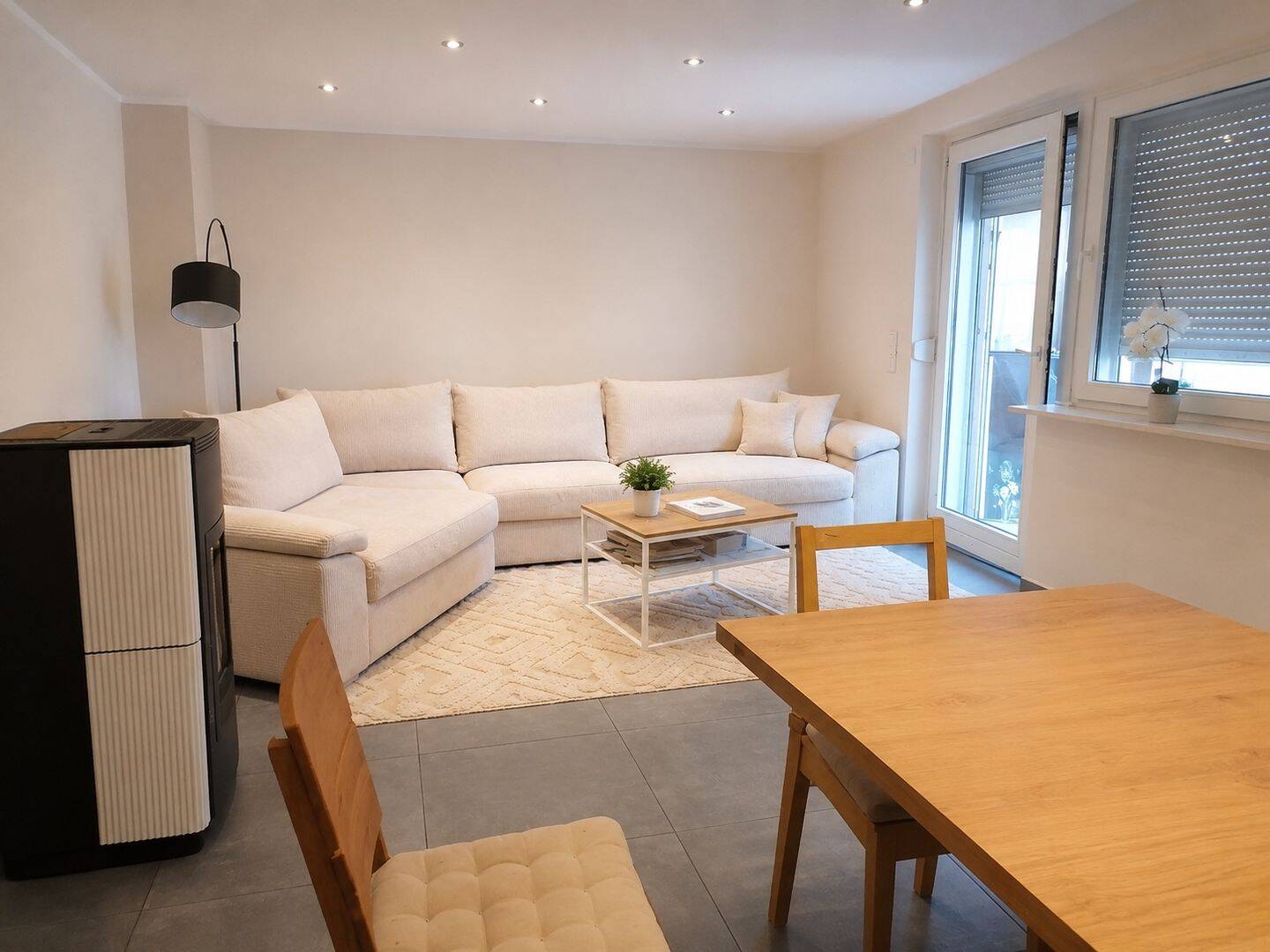 Familienglück auf drei Ebenen: Modernisierte Doppelhaushälfte mit Garten & Garage, 55743 Idar-Oberstein