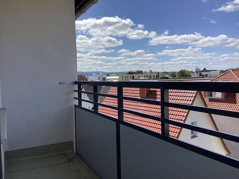 Renovierte 2,5 Zimmer Wohnung in zentraler Lage mit Balkon., 33609 Bielefeld (Baumheide Innenstadt Schildesche)