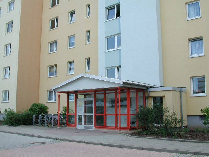 Stop! Renovierte 3-Zimmer-Wohnung, 24109 Kiel (Hasseldieksdamm Mettenhof)