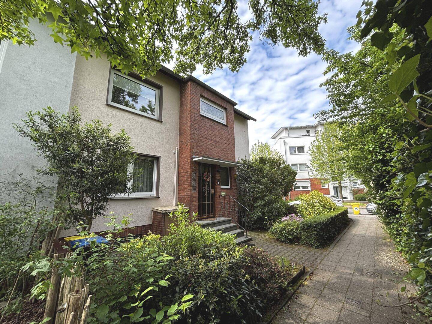 Familienfreundliches Reihenendhaus mit Erbpacht in begehrter Lage von Düsseldorf-Wersten, 40589 Düsseldorf
