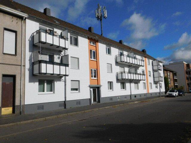 Geräumig und renoviert… 3-Zimmerwohnung im 2. OG im Herzen von Oppum…, 47809 Krefeld