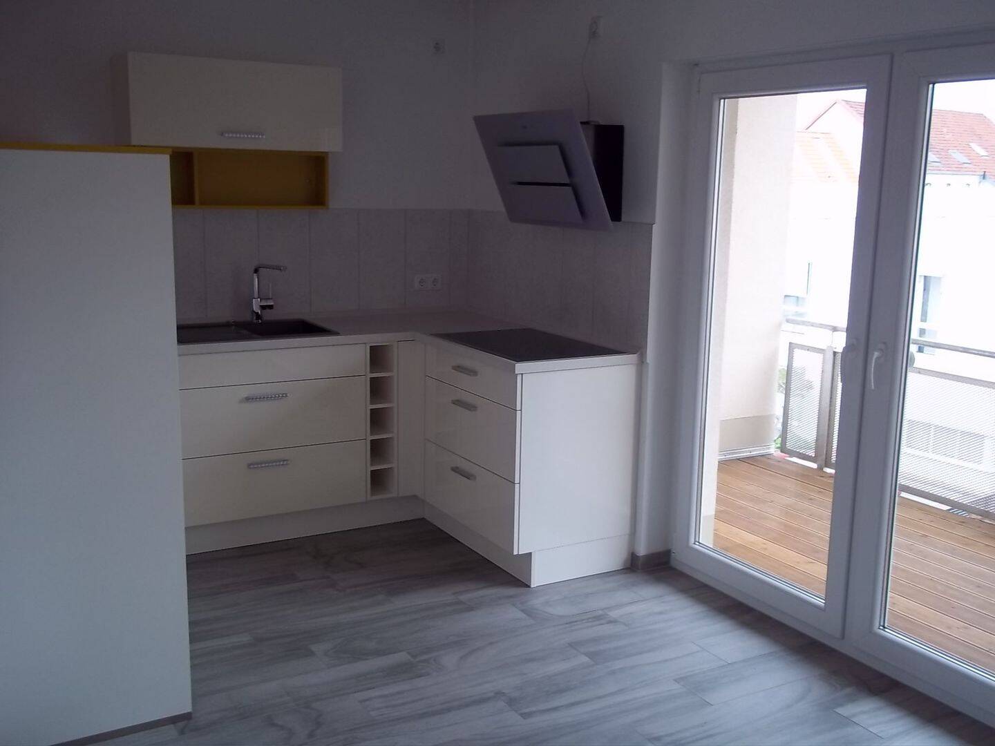 moderne 4-Raum-Wohnung zentral in der Innenstadt mit  Fahrstuhl und Stellplatz 63/26, 39576 Stendal