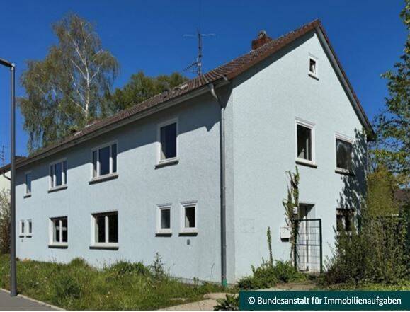 Schöne Doppelhaushälften mit Garten in zentrumsnaher Lage, 32756 Detmold
