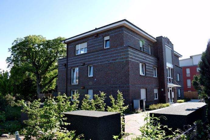 2-Zimmer-Wohnung im 1.OG mit Balkon, 21031 Hamburg (Bergedorf Lohbrügge)