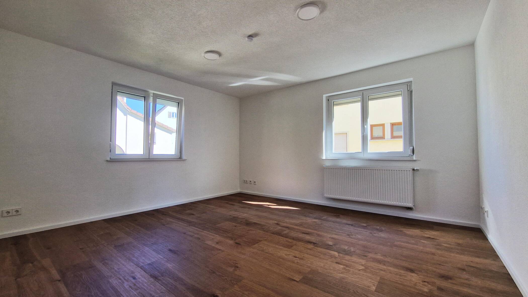 Moderne 4-Zimmer-Wohnung in Toplage in Esslingen – mit Einbauküche, Tageslichtbad, Loggia und Gartenanteil, 73728 Esslingen am Neckar